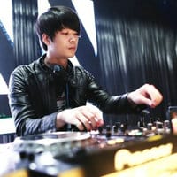 【A8Dj独家】张赫煊 - 我们不该这样的(Dj彩虹 FunkyHouse Remix)